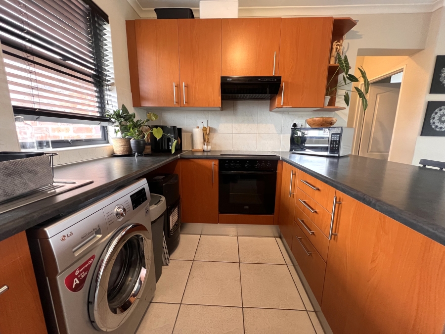2 Bedroom Property for Sale in Royal Ascot Western Cape